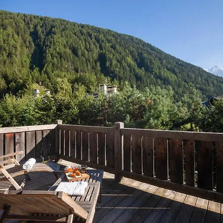 Les Chosalets Chalet Sleeps 8 * Chamonix