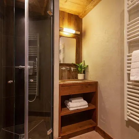 Les Chosalets Chalet Sleeps 8 Domek alpejski Chamonix