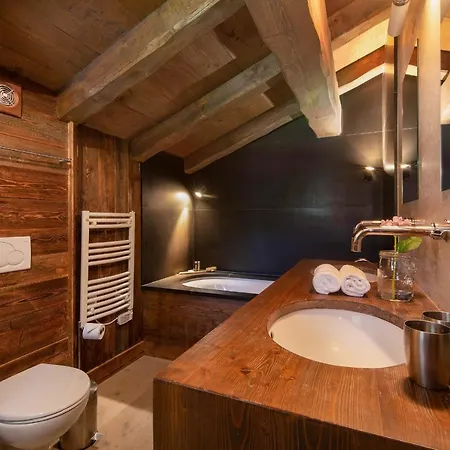 Domek alpejski Les Chosalets Chalet Sleeps 8 *